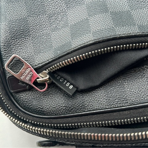 Louis Vuitton Damier Graphite Ambler with dustbag🖤🩶🖤🩶🖤EUC MB0158 - Picture 3 of 11